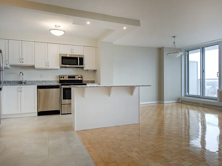 111 Wurtemburg St — Photo 9