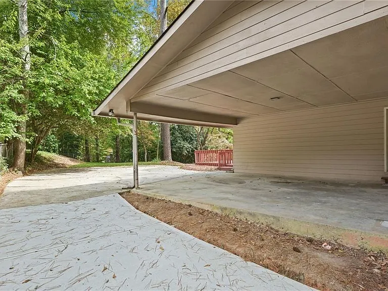 705 Edgewater Trl NW — Photo 33