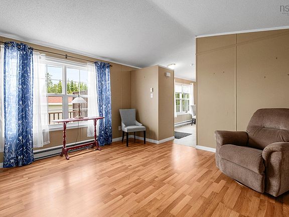 4th image of 28 Cedar Ln
