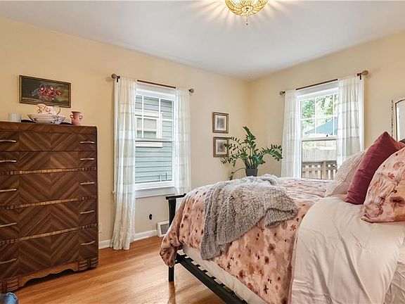 4th image of 7514 Harrison St