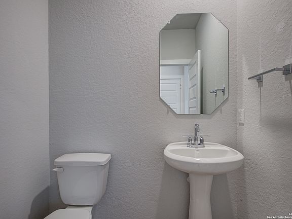 5th image of 14546 Camino Way