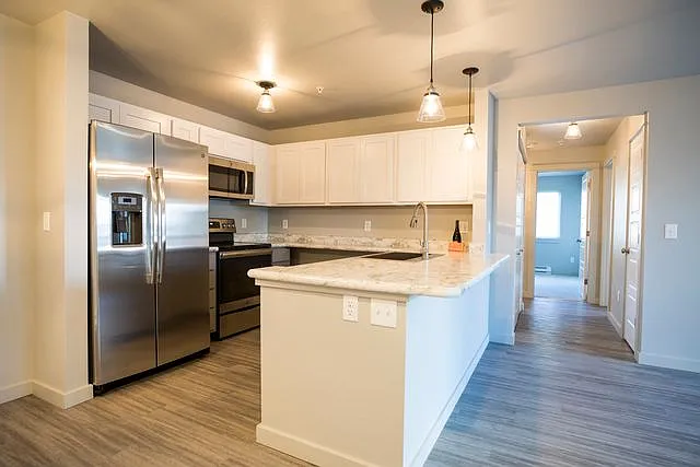 2 bed, 1050 sqft, $2,000 — Photo 4