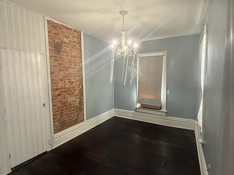 124 Powell St — Photo 19