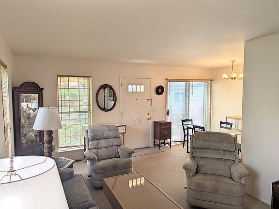 5th image of 2931 E Whittier Ct