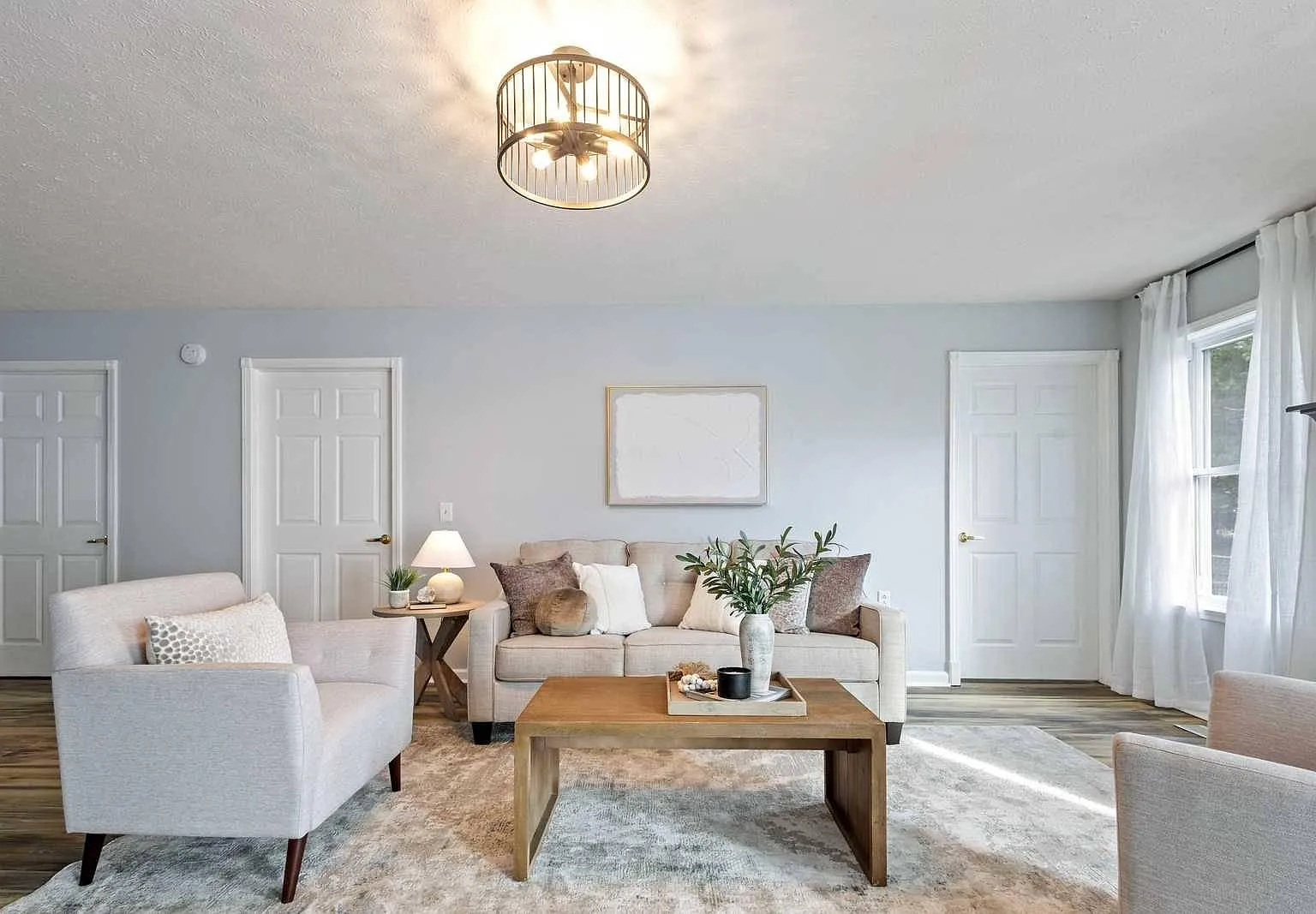 4 bed, 3100 sqft, $6,000 — Photo 1