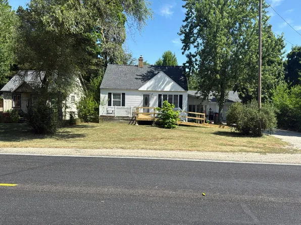1100 E Hile Rd, Norton Shores, MI 49441