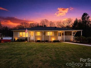 848 Meadowood Dr, Lenoir, NC 28645