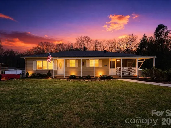 848 Meadowood Dr, Lenoir, NC 28645