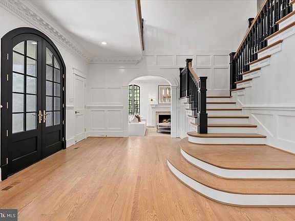 2nd image of 10816 Barn Wood Ln