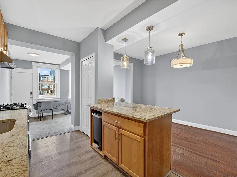 632 Franklin St NE — Photo 4
