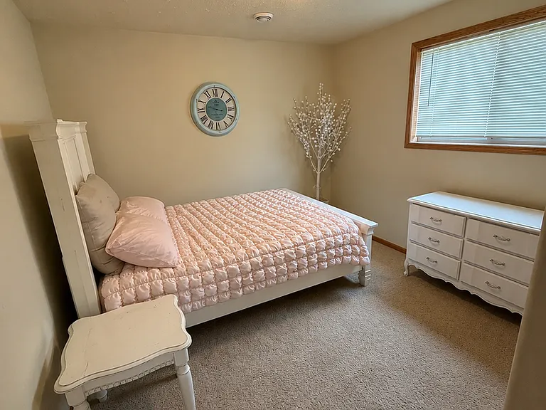 1824 Sherwood Blvd — Photo 12