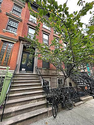 2nd image of 454 W 25th St APT 1A
