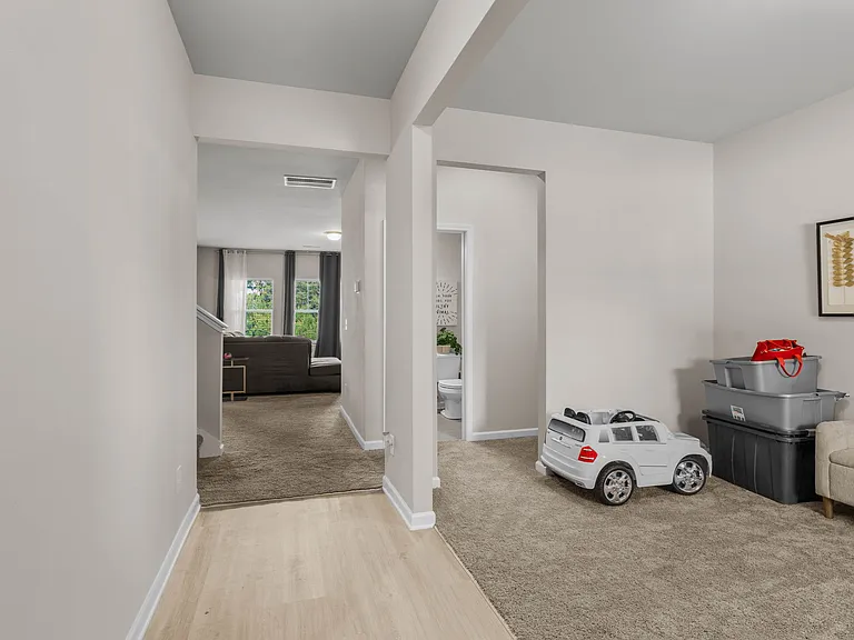 1518 Valley Brook Dr SW — Photo 4
