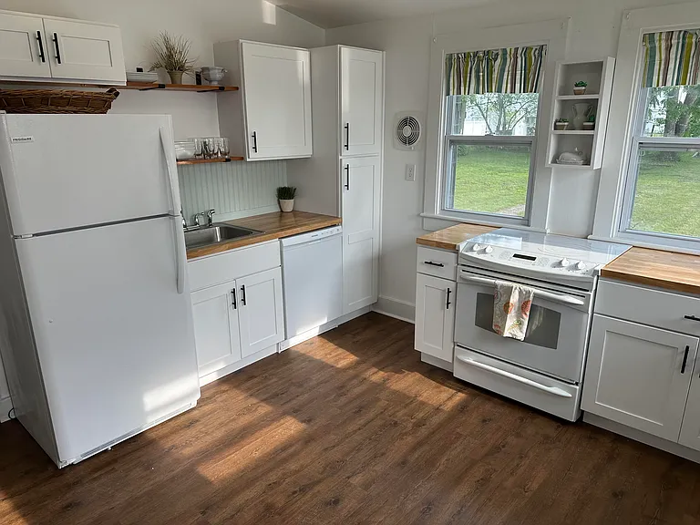 112 Mechanic St #A — Photo 1