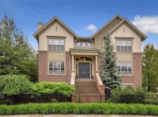 1 Astor Pl, Rocky River, OH 44116