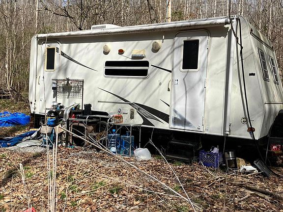 3rd image of 4913 Snake Hollow Rd