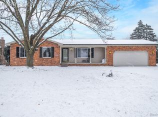 6315 McKenzie Dr, Flint, MI 48507