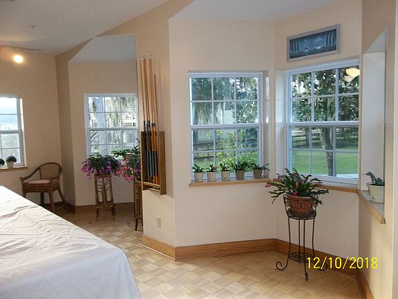 Bay windows 