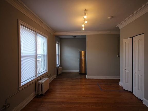 4th image of 1204 W Granville Ave #326