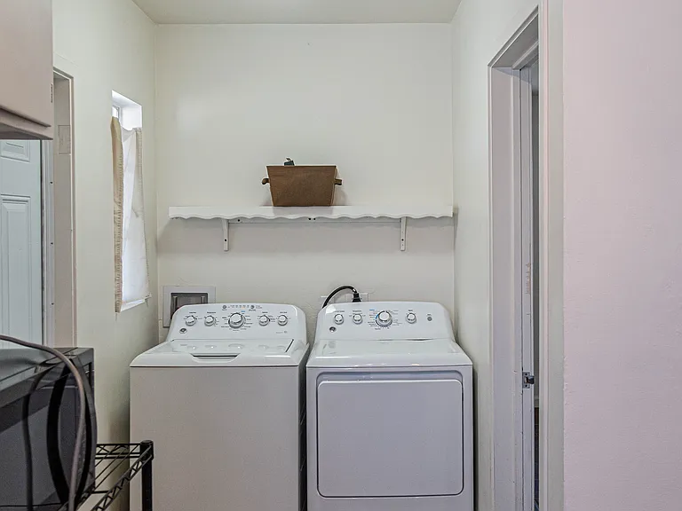 5042 E Eastland St — Photo 9