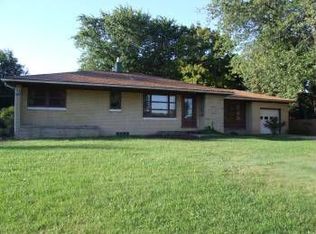 98 Cleveland St W, Coopersville, MI 49404