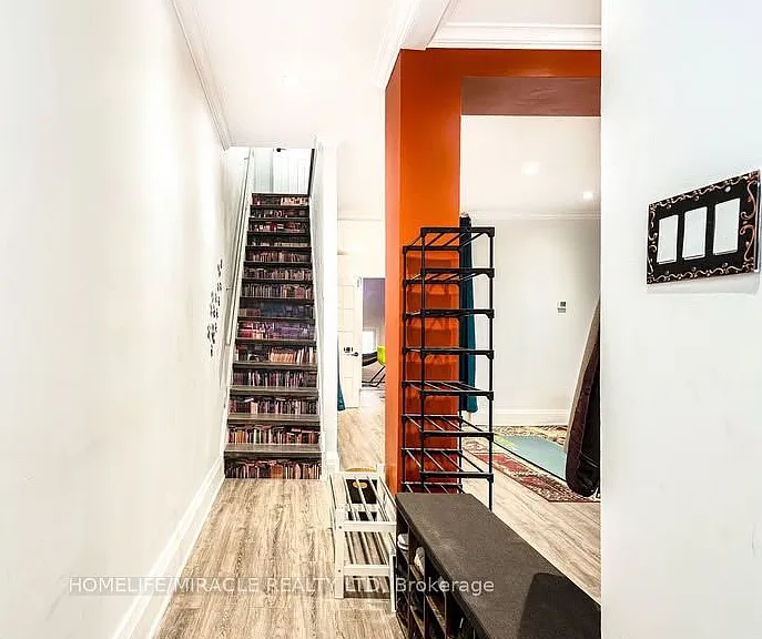 88 Niagara St — Photo 9