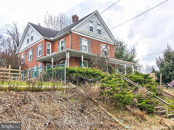 2nd image of 402 E South St