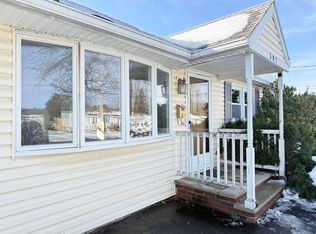 307 Pleasantview Dr, Liverpool, NY 13088
