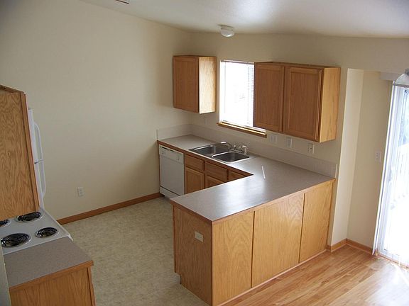 5th image of 3317 Stirrup Ln