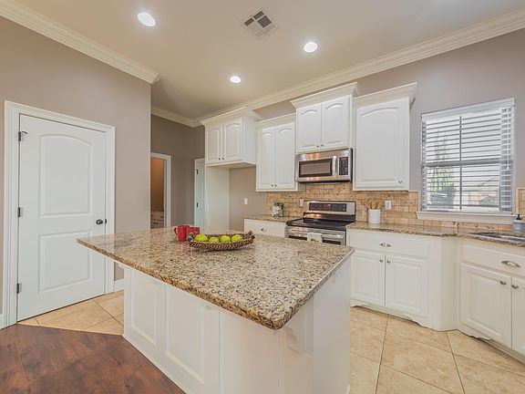 5th image of 104 Tall Oaks Ln