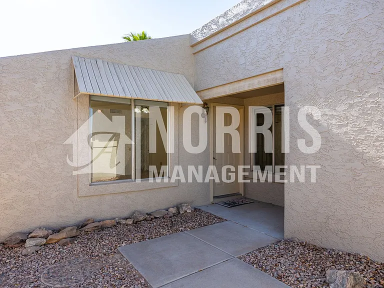 2542 N La Escondida Cir — Photo 24