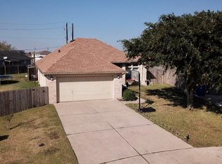 105 Belle Ct, Port Lavaca, TX 77979