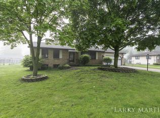 7736 Lamplight Dr, Jenison, MI 49428