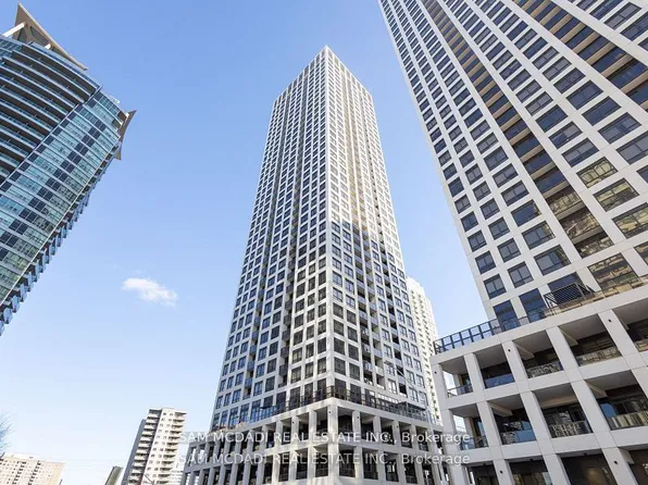 30 Elm Dr W #2709, Mississauga, ON L5A 0N6