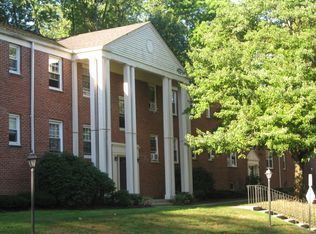 390 Morris Ave APT 5, Summit, NJ 07901