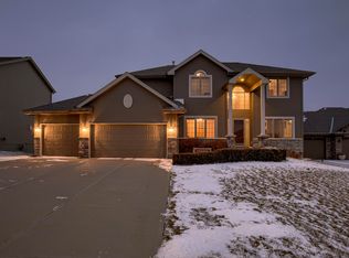 17324 Redman Cir, Omaha, NE 68116
