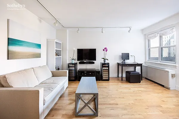 Sold by Sotheby's International Realty | media 2