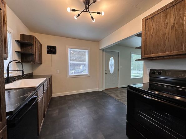 173 Robert St