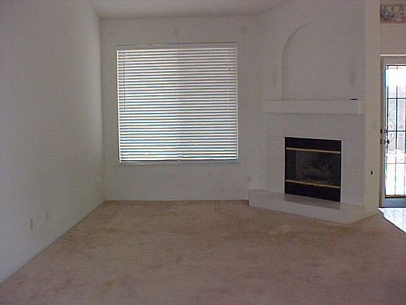 living room w/ fireplace