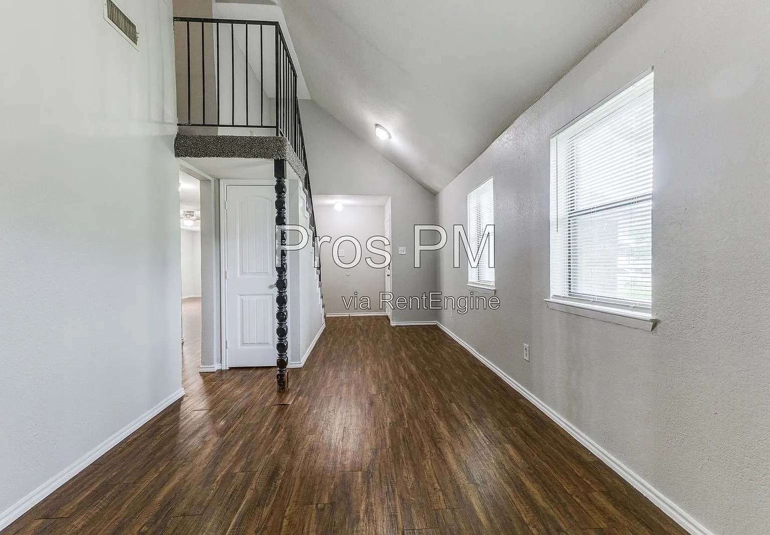 3 bed, 2.5 bath, 1650 sqft, $1,925 — Photo 2