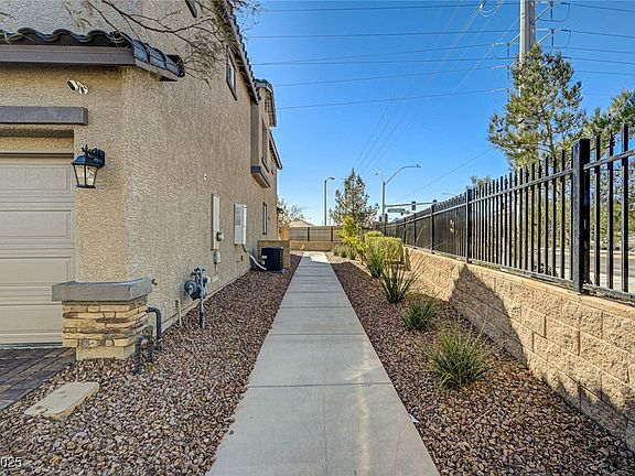 5th image of 10699 Sariah Skye Ave