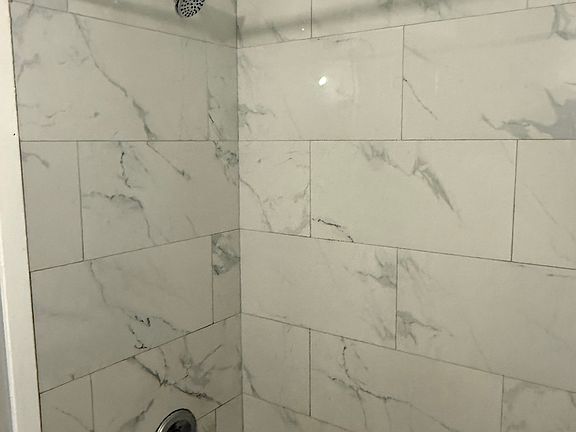 4th image of 5929 Keystone St #4