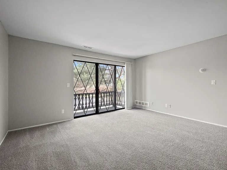 Chalet Villa Lakefront Community — Photo 25