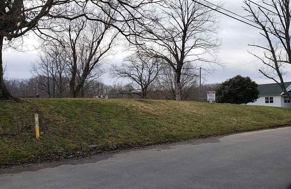 2nd image of 1317 E Campbell Park Dr
