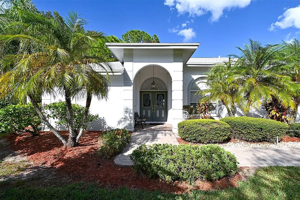 3 bed, 2.0 bath, 1905 sqft, $3,000 — Photo 4