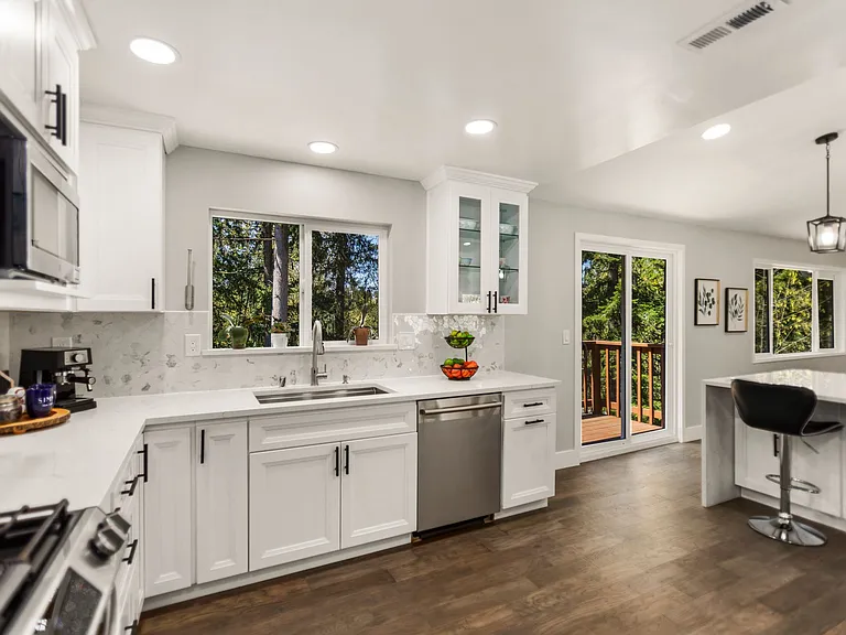 Kitchen(Mainlevel)