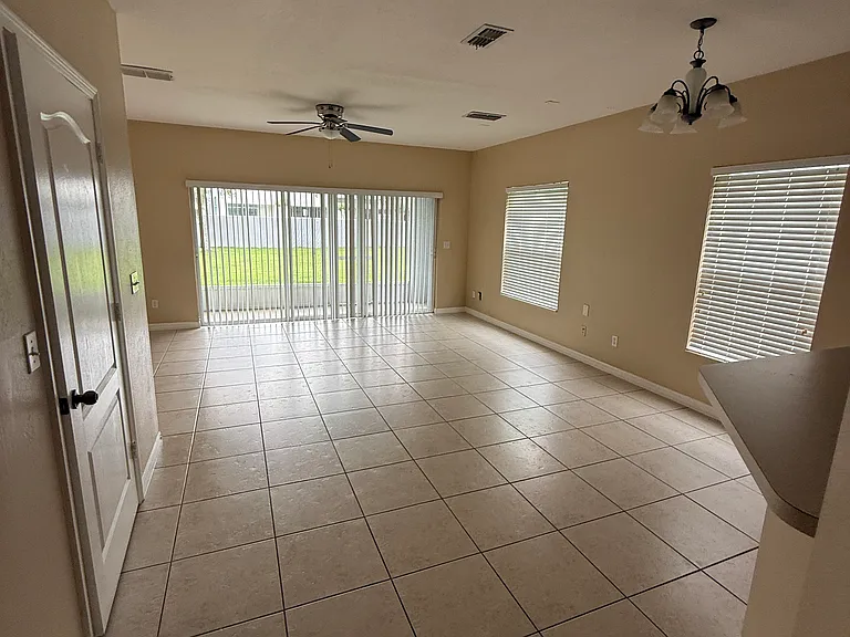 9400 Flowering Cottonwood Rd — Photo 24