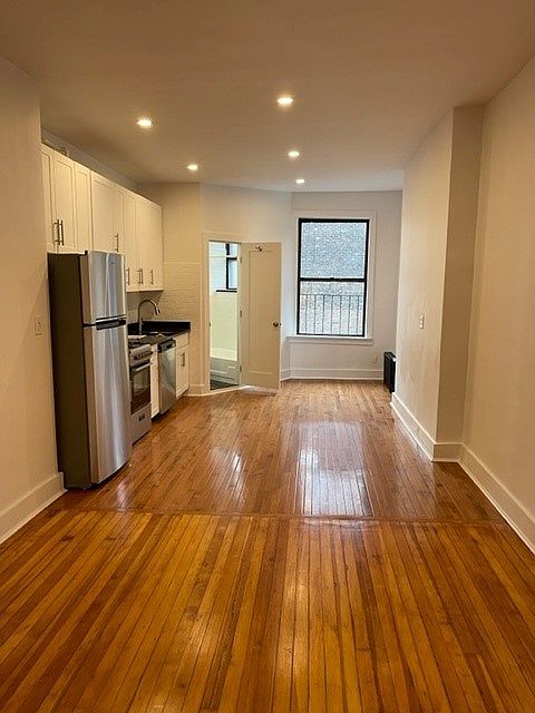 1st image of 1754 2nd Ave APT 5S