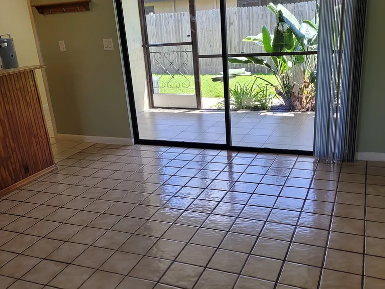 2329 SE 6th Ln #A — Photo 5