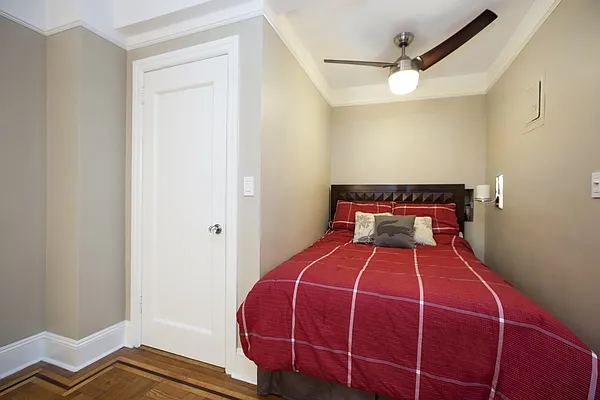 Sold by LG Fairmont Group | media 4